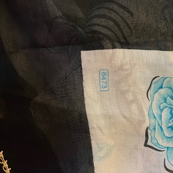 Beautiful scarf from Bulgaria - Picture 8 of 10